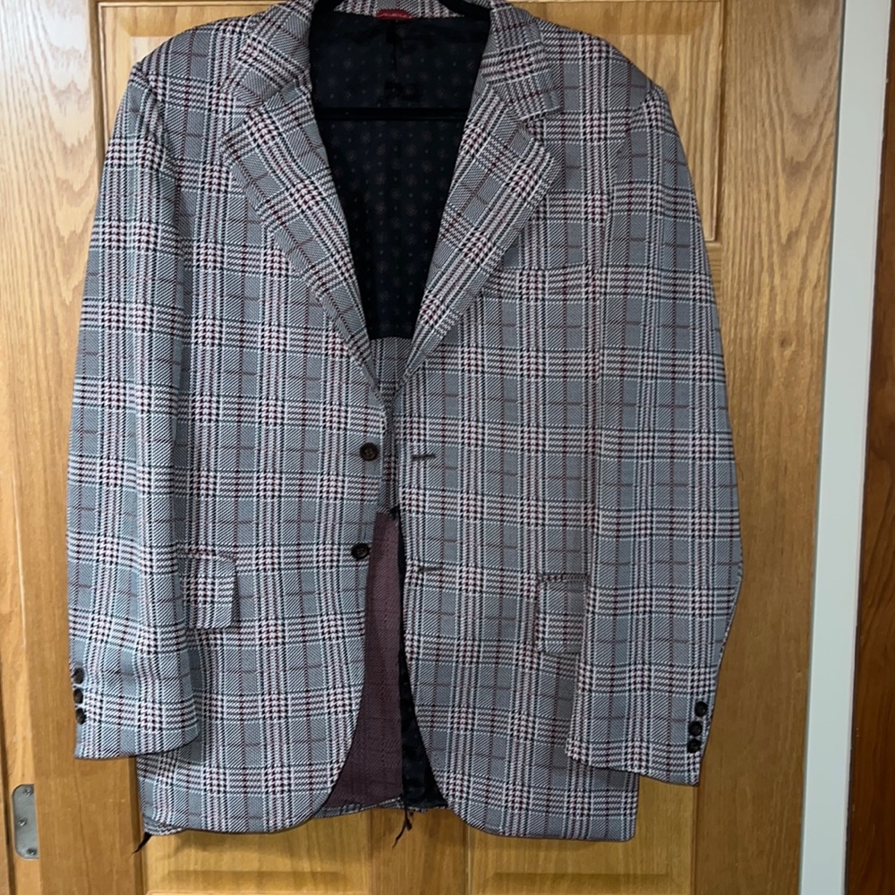 Cute blazer - no tag for size - Fits a size 8 womens - oversized fit